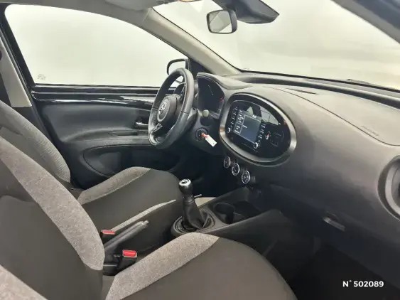 TOYOTA AYGO X - voiture d'occasion - Photo 10