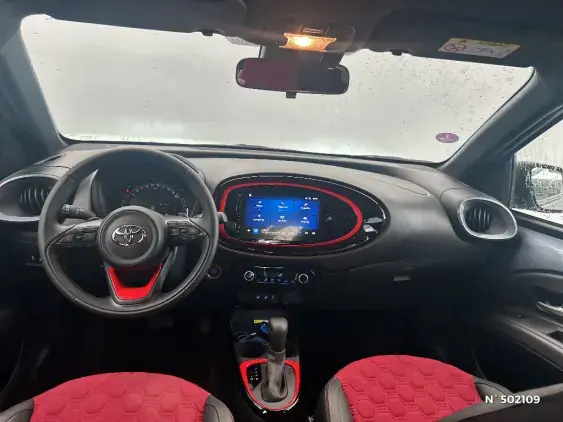 TOYOTA AYGO X - voiture d'occasion - Photo 9
