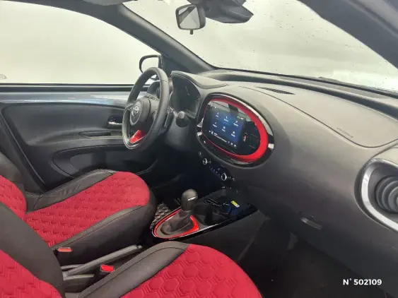 TOYOTA AYGO X - voiture d'occasion - Photo 10