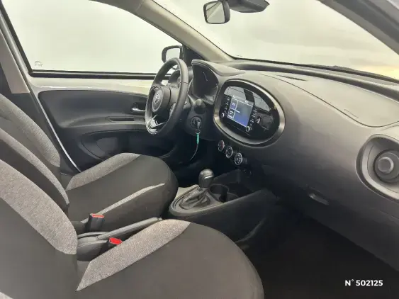 TOYOTA AYGO X - voiture d'occasion - Photo 10