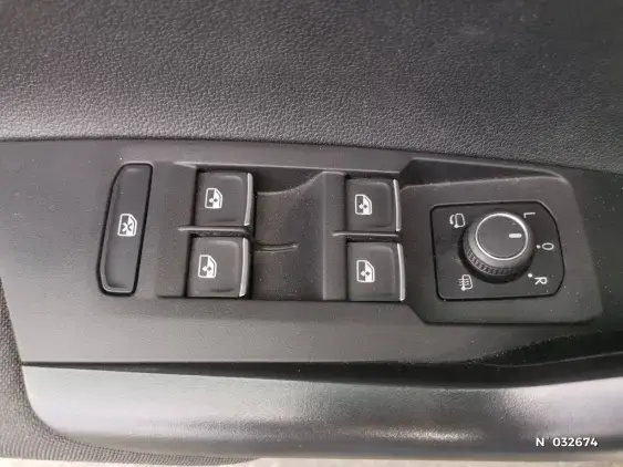 VOLKSWAGEN POLO V - voiture d'occasion - Photo 12