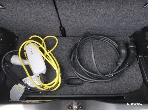 VOLKSWAGEN E-UP! II - voiture d'occasion - Photo 2