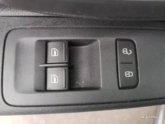 VOLKSWAGEN E-UP! II - voiture d'occasion - Photo 12