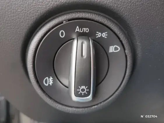 VOLKSWAGEN E-UP! II - voiture d'occasion - Photo 14