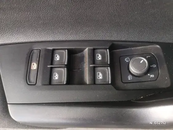 VOLKSWAGEN POLO V - voiture d'occasion - Photo 14