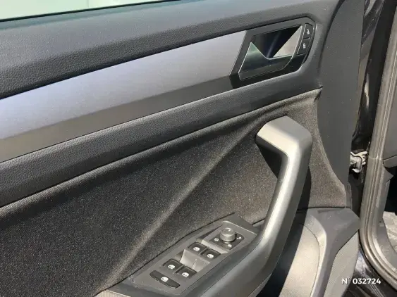 VOLKSWAGEN T-ROC - voiture d'occasion - Photo 5