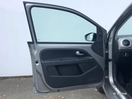 VOLKSWAGEN E-UP! II - voiture d'occasion - Photo 25