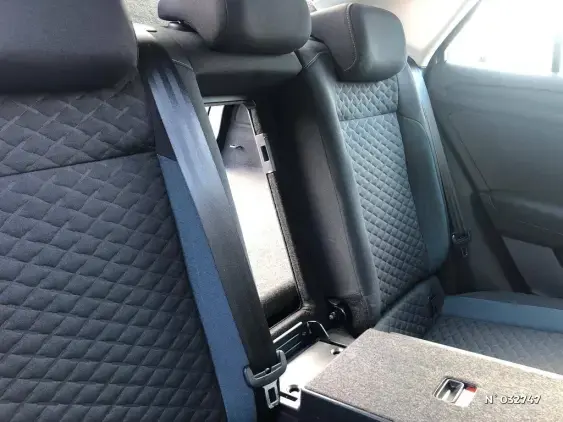 VOLKSWAGEN T-ROC - voiture d'occasion - Photo 25