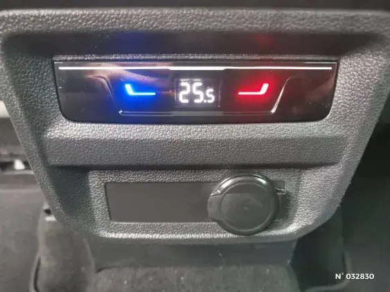 VOLKSWAGEN TIGUAN III - voiture d'occasion - Photo 9