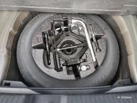 VOLKSWAGEN POLO V - voiture d'occasion - Photo 2