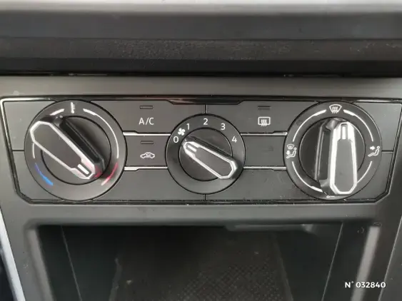 VOLKSWAGEN POLO V - voiture d'occasion - Photo 23