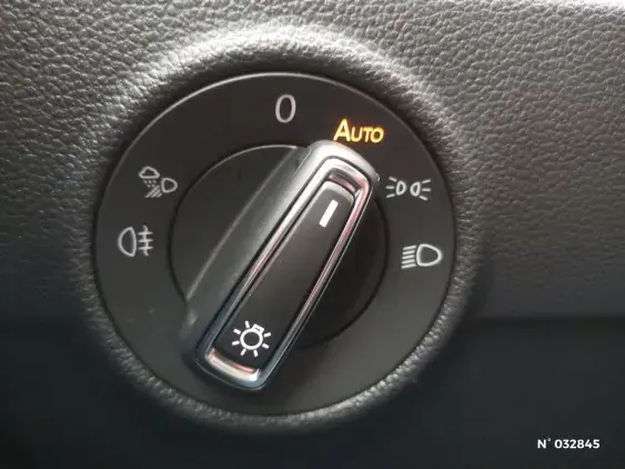 VOLKSWAGEN T-ROC II - voiture d'occasion - Photo 15