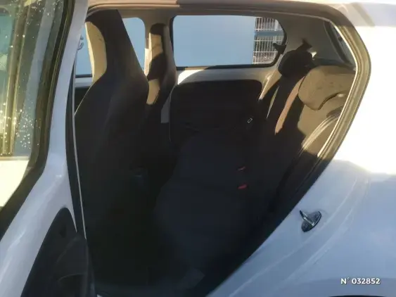 VOLKSWAGEN E-UP! II - voiture d'occasion - Photo 2