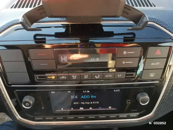 VOLKSWAGEN E-UP! II - voiture d'occasion - Photo 17