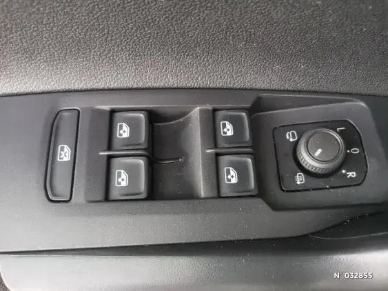 VOLKSWAGEN POLO V - voiture d'occasion - Photo 12