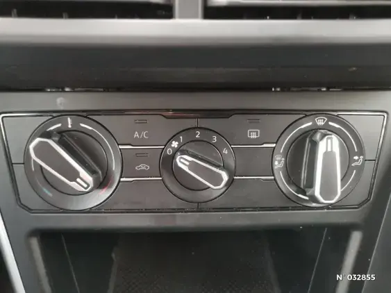 VOLKSWAGEN POLO V - voiture d'occasion - Photo 21