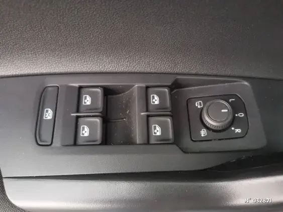 VOLKSWAGEN POLO V - voiture d'occasion - Photo 12