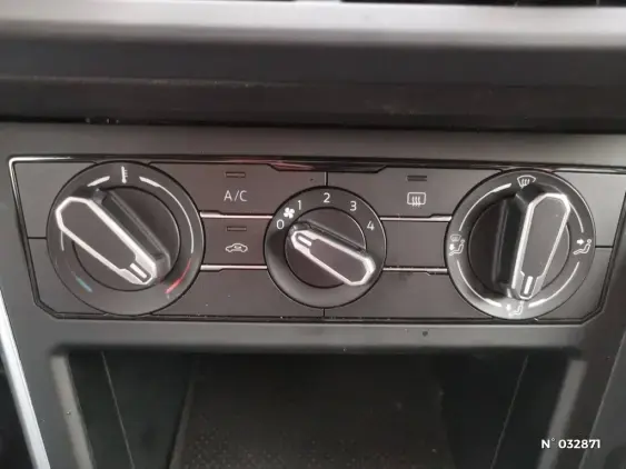 VOLKSWAGEN POLO V - voiture d'occasion - Photo 21