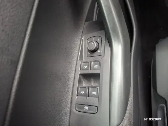 VOLKSWAGEN POLO V - voiture d'occasion - Photo 20