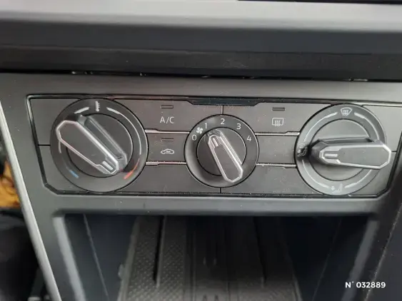 VOLKSWAGEN POLO V - voiture d'occasion - Photo 23