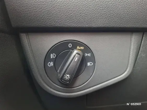 VOLKSWAGEN POLO V - voiture d'occasion - Photo 19