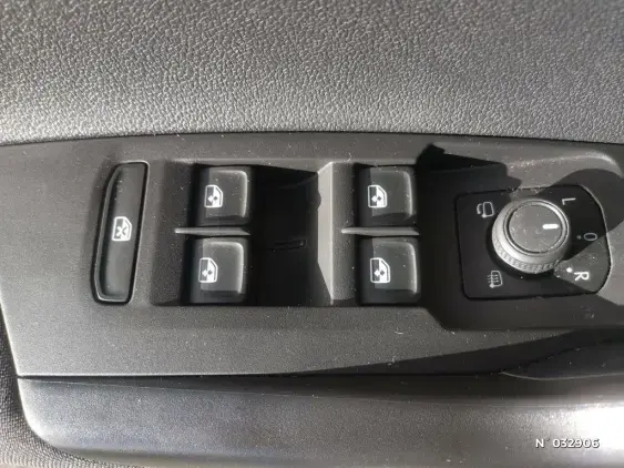 VOLKSWAGEN POLO V - voiture d'occasion - Photo 14