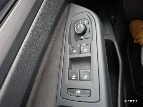 VOLKSWAGEN GOLF V - voiture d'occasion - Photo 20