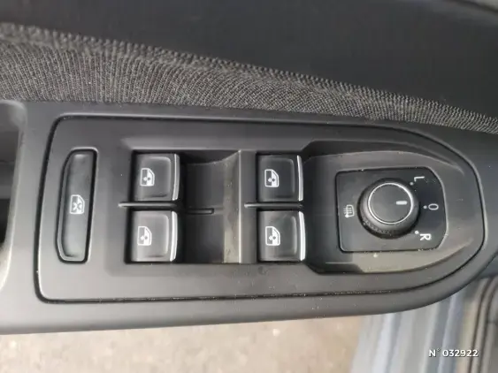 VOLKSWAGEN GOLF V - voiture d'occasion - Photo 14