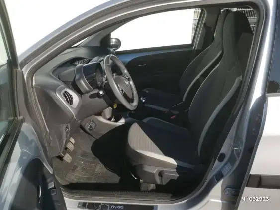 TOYOTA AYGO II - voiture d'occasion - Photo 9