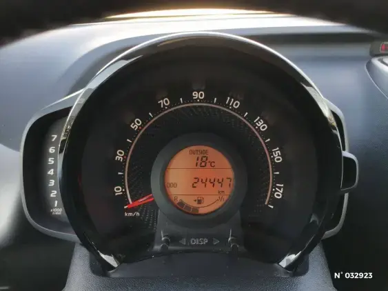 TOYOTA AYGO II - voiture d'occasion - Photo 14