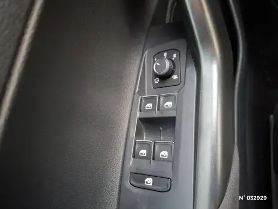 VOLKSWAGEN POLO V - voiture d'occasion - Photo 22