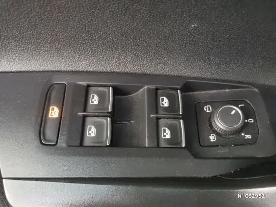 VOLKSWAGEN POLO V - voiture d'occasion - Photo 14