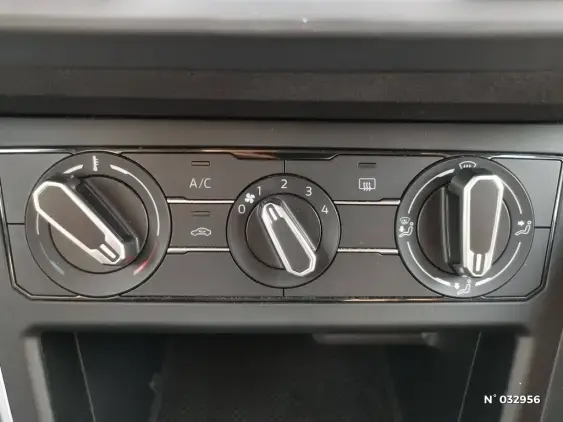 VOLKSWAGEN POLO V - voiture d'occasion - Photo 23