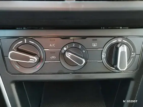 VOLKSWAGEN POLO V - voiture d'occasion - Photo 23