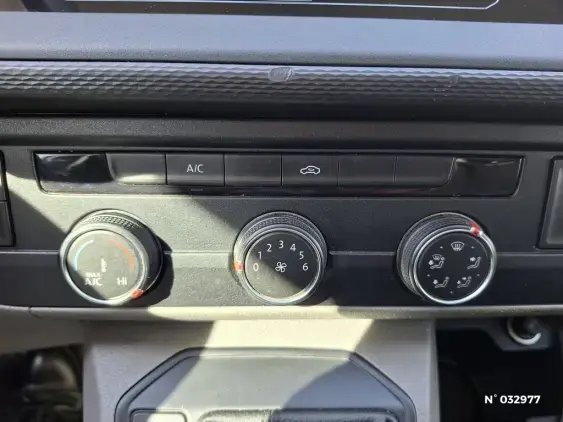 VOLKSWAGEN TRANSPORTER FG VI - voiture d'occasion - Photo 19