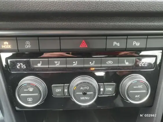 VOLKSWAGEN T-ROC CABRIOLET I - voiture d'occasion - Photo 27