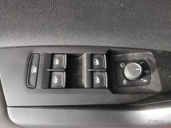 VOLKSWAGEN POLO V - voiture d'occasion - Photo 7