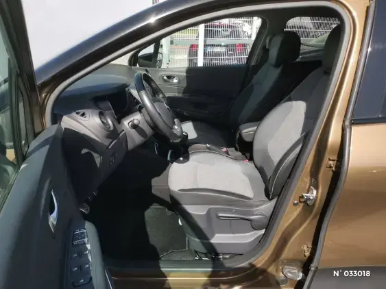 RENAULT CAPTUR II - voiture d'occasion - Photo 13