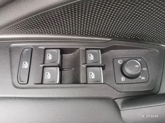 VOLKSWAGEN TIGUAN III - voiture d'occasion - Photo 17