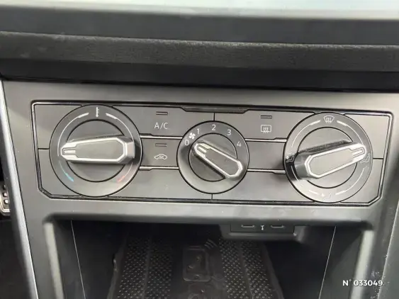 VOLKSWAGEN POLO V - voiture d'occasion - Photo 16