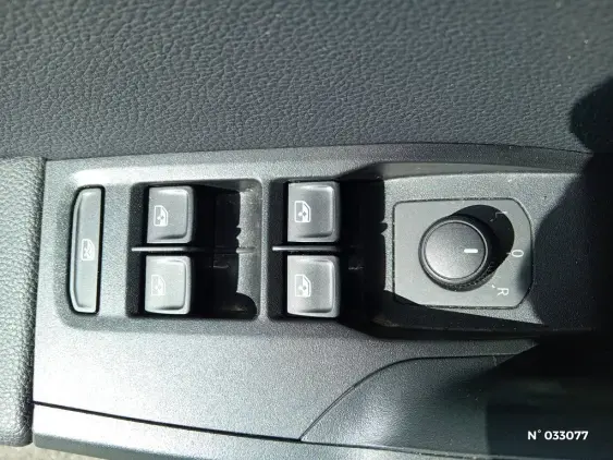 SEAT ARONA - voiture d'occasion - Photo 13