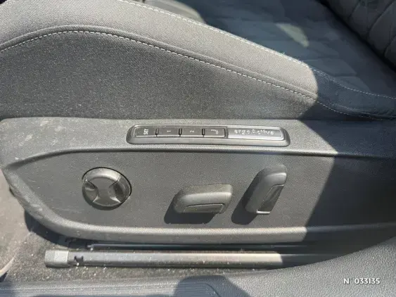 VOLKSWAGEN GOLF V - voiture d'occasion - Photo 21