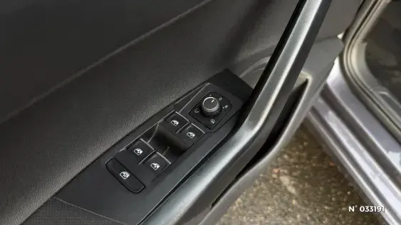 VOLKSWAGEN POLO V - voiture d'occasion - Photo 12