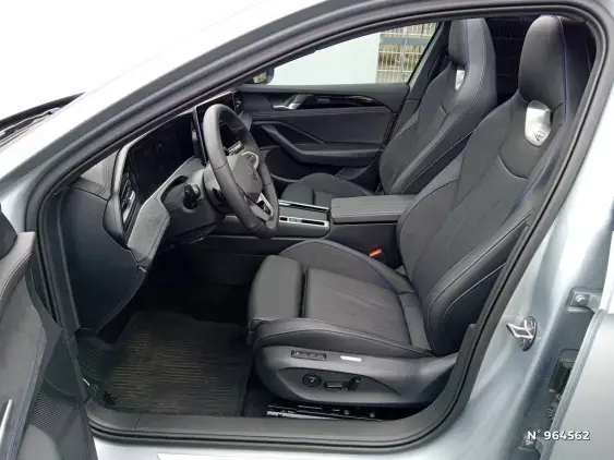 VOLKSWAGEN PASSAT SW IX - voiture d'occasion - Photo 16