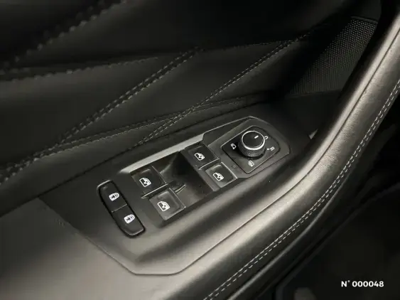 VOLKSWAGEN TOUAREG III - voiture d'occasion - Photo 37