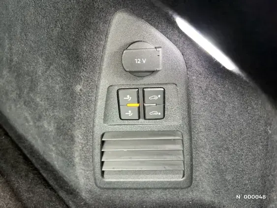 VOLKSWAGEN TOUAREG III - voiture d'occasion - Photo 25