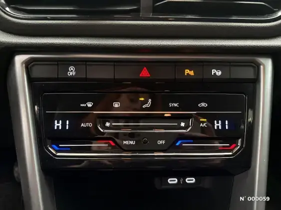 VOLKSWAGEN T-ROC - voiture d'occasion - Photo 31