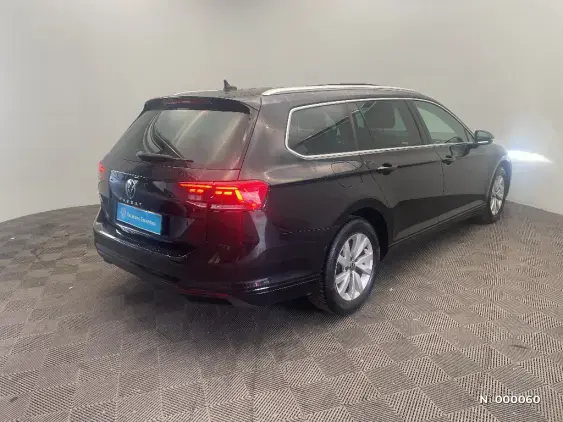 VOLKSWAGEN PASSAT VIII - voiture d'occasion - Photo 4