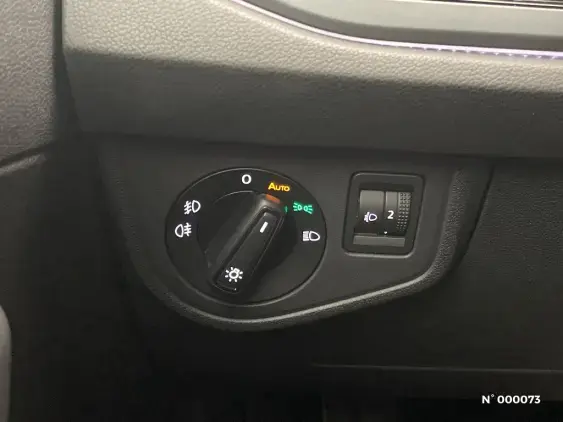 VOLKSWAGEN POLO VI - voiture d'occasion - Photo 15
