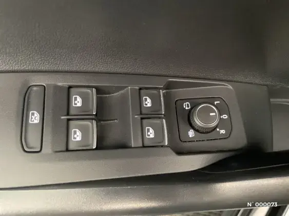 VOLKSWAGEN POLO VI - voiture d'occasion - Photo 27